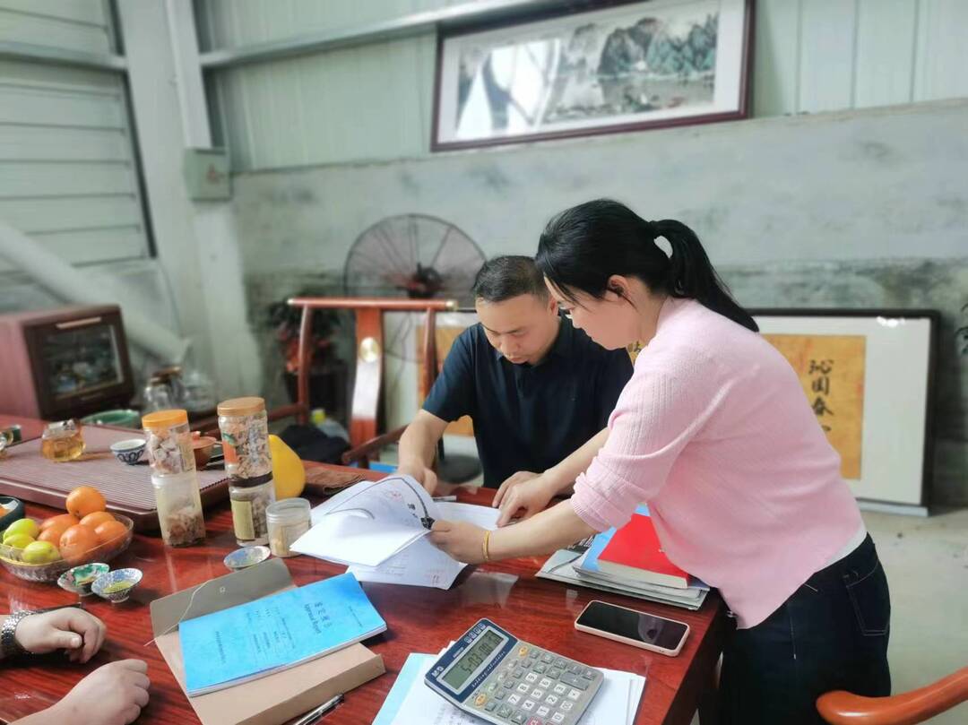 嘉禾县不动产登记中心：“上门服务”为企业解困