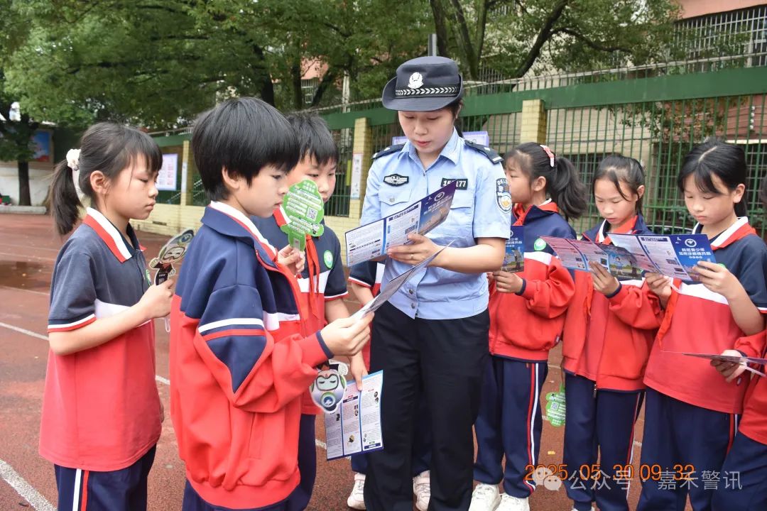 嘉禾县禁毒委组织开展“欢庆六一 禁毒有我”主题宣传活动
