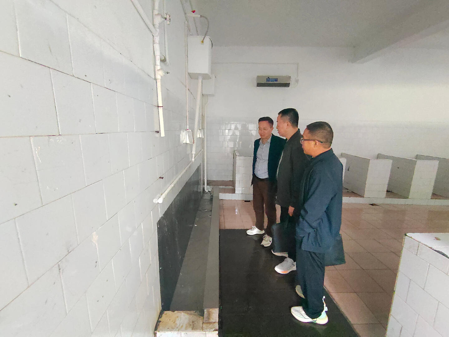 嘉禾县：巡察助力校园旧厕焕新颜