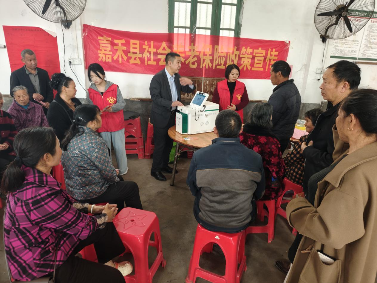 认证、换卡、激活一站式搞定石桥镇社保服务送到家门口