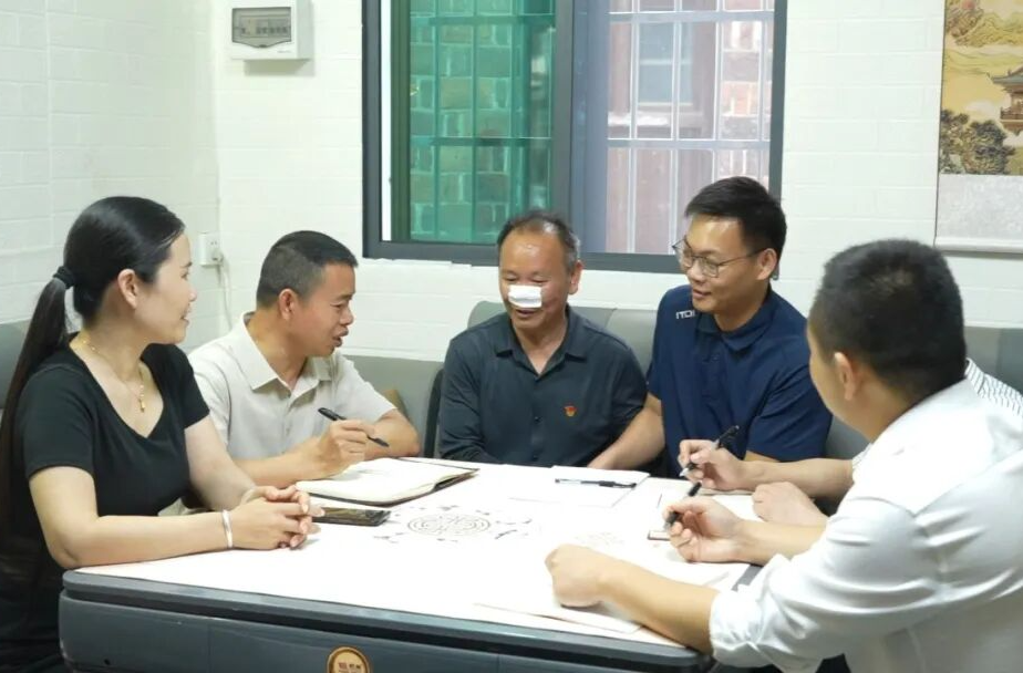 凡林不凡  —— 记郴州市优秀共产党员曾凡林